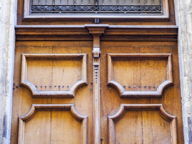 Aix-en-Provence, Fransa, 6 Mart, 2018 /. Eski bir ahşap kapı binanın eski şehrin bir parçası