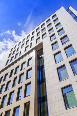 Moskova, Rusya, 4 Haziran 2018. Şehrin tarihi semtlerinden modern sivri binanın binaların mimari parçalar