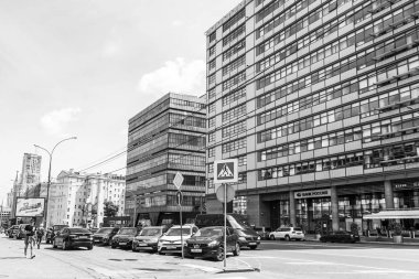 Moskova, Rusya, 4 Haziran 2018. Şehrin tarihi semtlerinden modern sivri binanın binaların mimari parçalar