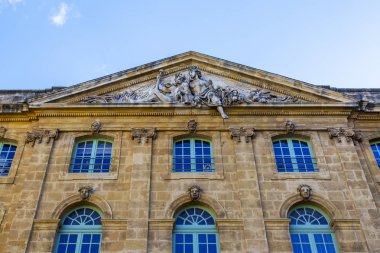 Aix-en-Provence, Fransa, 6 Mart, 2018 /. Eski bina cephe bilir 
