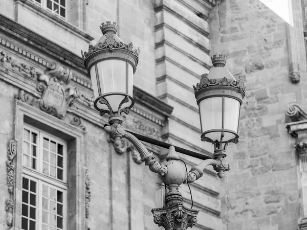 Aix Provence Francie Března 2018 Slunce Svítí Krásné Starodávné Lampy — Stock fotografie