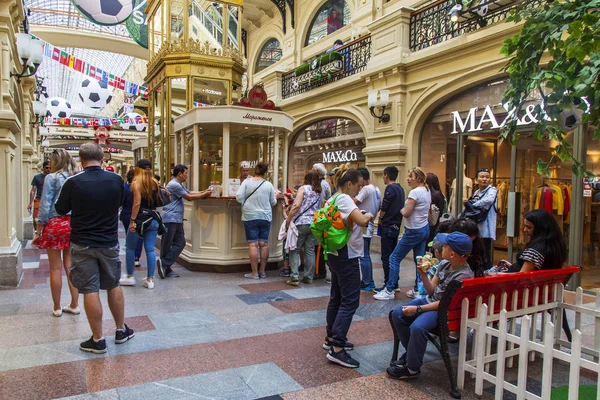 Moscú Rusia Junio 2018 Tienda Histórica Gum Galería Comercial Mobiliario — Foto de Stock