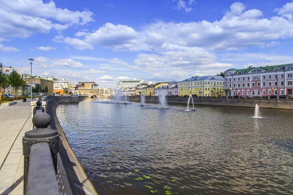 Moscow Russia June 2018 View River Moscow Kadashyovskaya Embankment Historical — Stock Photo, Image