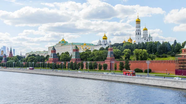 Moscow Russia June 2018 View River Moscow Kremlevskaya Embankment Towers — Stock Photo, Image