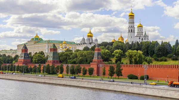 Moscow Russia June 2018 View River Moscow Kremlevskaya Embankment Towers — Stock Photo, Image