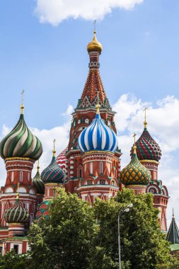 Moskova, Rusya, üzerinde 25 Haziran 2018. Aziz Basil Katedrali, Kızıl Meydan üzerinde kubbeleri