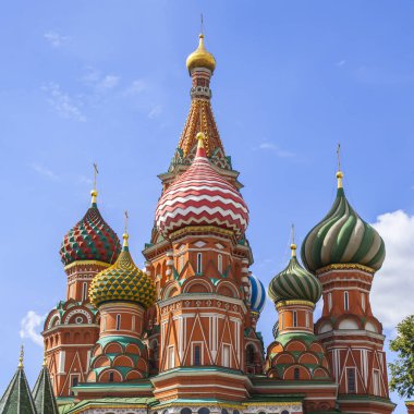 Moskova, Rusya, üzerinde 25 Haziran 2018. Aziz Basil Katedrali, Kızıl Meydan üzerinde kubbeleri