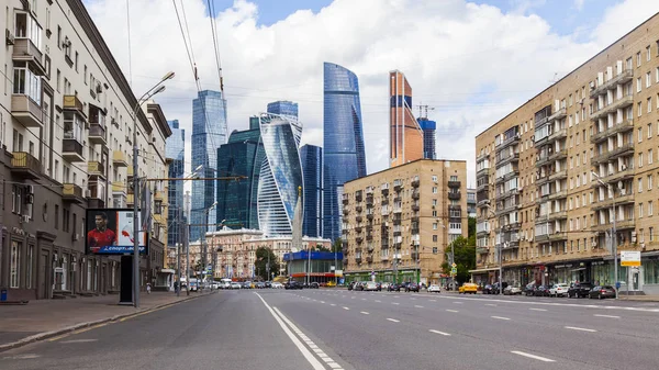 Moskva Rusko Července 2018 Pohled Městskou Auta Jít Dorogomilovskaya Ulici — Stock fotografie