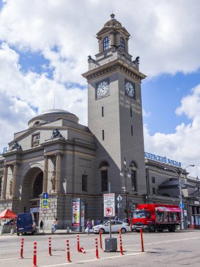 Moskova, Rusya, 3 Temmuz 2018. Kentsel görünümü. Kiev tren istasyonu başkentin cephe
