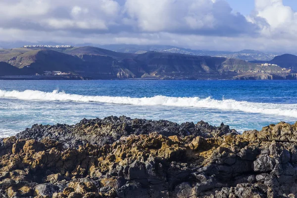 Мальовничі Хвилі Узбережжі Атлантичного Океану Мити Прибережні Скелі — стокове фото