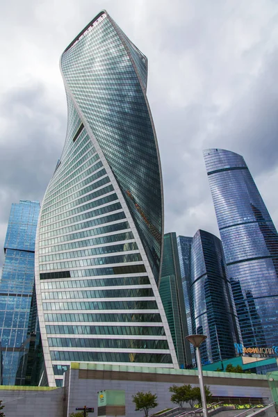 モスクワ ロシア 2018 都市の眺め 曇り空の背景に高層ビル モスクワ市 — ストック写真