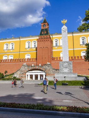 Moskova, Rusya, üzerinde 25 Haziran 2018. Moskova Kremlin ortalama Arsenalnaya Kulesi