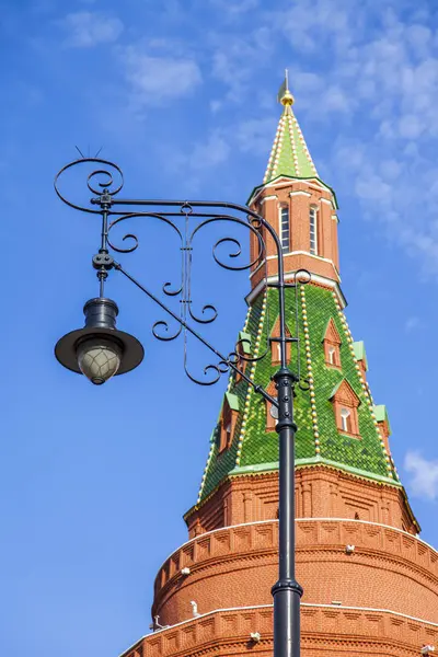 Moscú Rusia Junio 2018 Una Hermosa Lámpara Antigua Sobre Fondo — Foto de Stock