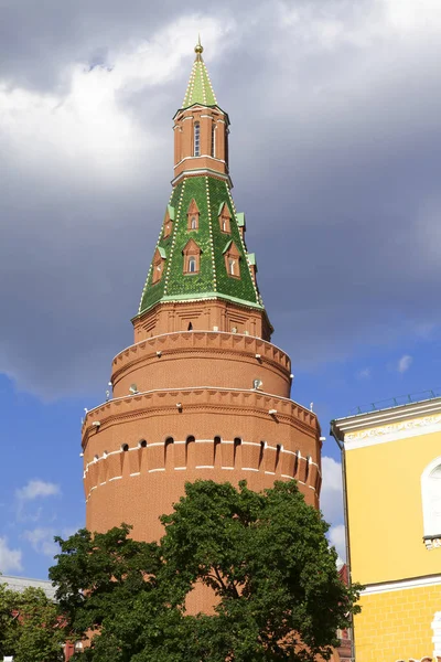 Moscow Russia June 2018 Angular Arsenalnaya Tower Moscow Kremlin — Stock Photo, Image