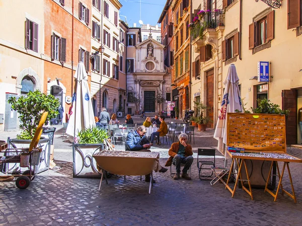 Rome Itália Março 2017 Traficantes Rua Lembranças Contra Pano Fundo — Fotografia de Stock
