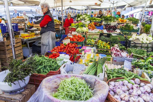 Řím Itálie Března 2017 Různé Zeleniny Ovoce Jsou Rozloženy Trhu — Stock fotografie