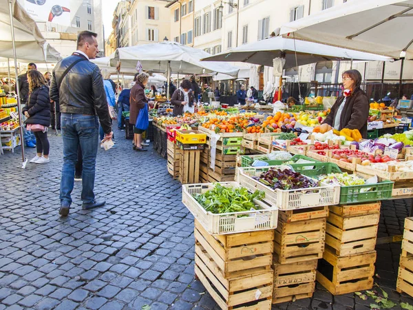 Rom Italien März 2017 Verschiedenes Gemüse Und Obst Liegen Auf — Stockfoto