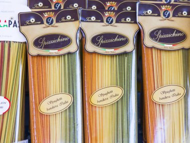 11 Mart 2017 tarihinde, Roma, İtalya. otantik İtalyan çiftçi biyolojik ürünler Campo Di Fiori Meydanı Çarşı sayaçlar üzerinde koyulur