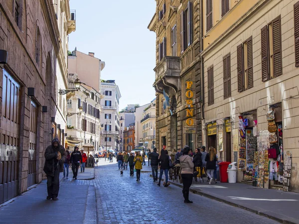 Roma Italia Marzo 2017 Gente Por Hermosa Calle Una Parte — Foto de Stock