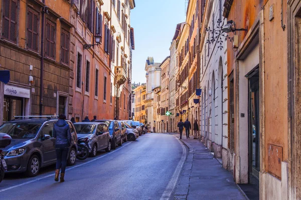 Roma Italia Marzo 2017 Coches Están Aparcados Hermosa Calle Una — Foto de Stock