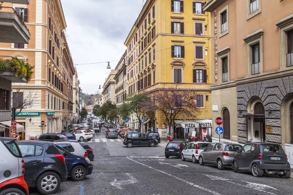 Rom Italien Mars 2017 Motorcyklar Och Bilar Står Parkerade Den — Stockfoto