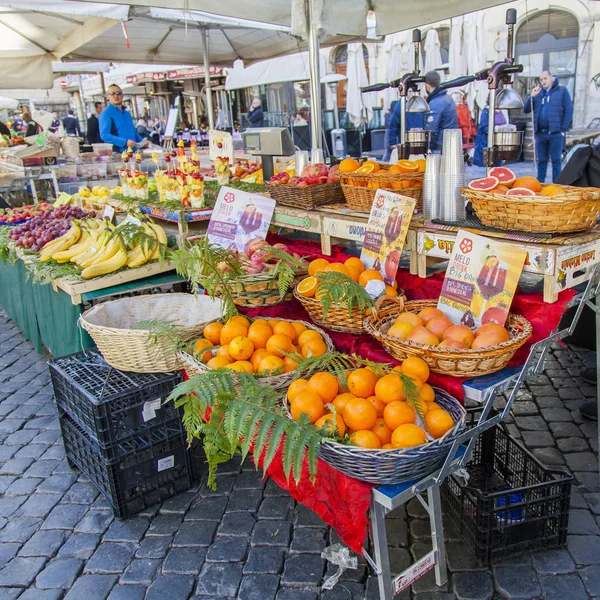 Róma Olaszország Március 2017 Zöldség Gyümölcs Lefektetett Piaci Számlálókat Campo — Stock Fotó
