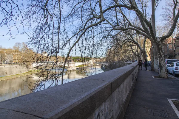 Roma Italia Marzo 2017 Veduta Del Tevere Dei Suoi Argini — Foto Stock