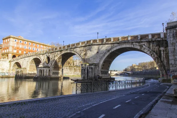 Rome Italie Mars 2017 Vue Tibre Ses Remblais Ponte Sisto — Photo