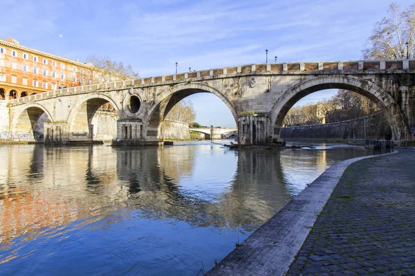 Róma Olaszország Március 2017 Nézd Tiberis Töltések Ponte Sisto Tiberis — Stock Fotó