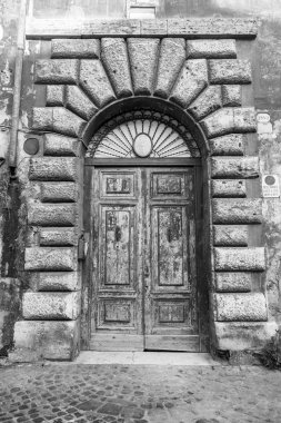 11 Mart 2017 tarihinde, Roma, İtalya. Eski bir tarihi kentin bina cephe. Giriş kapısı 