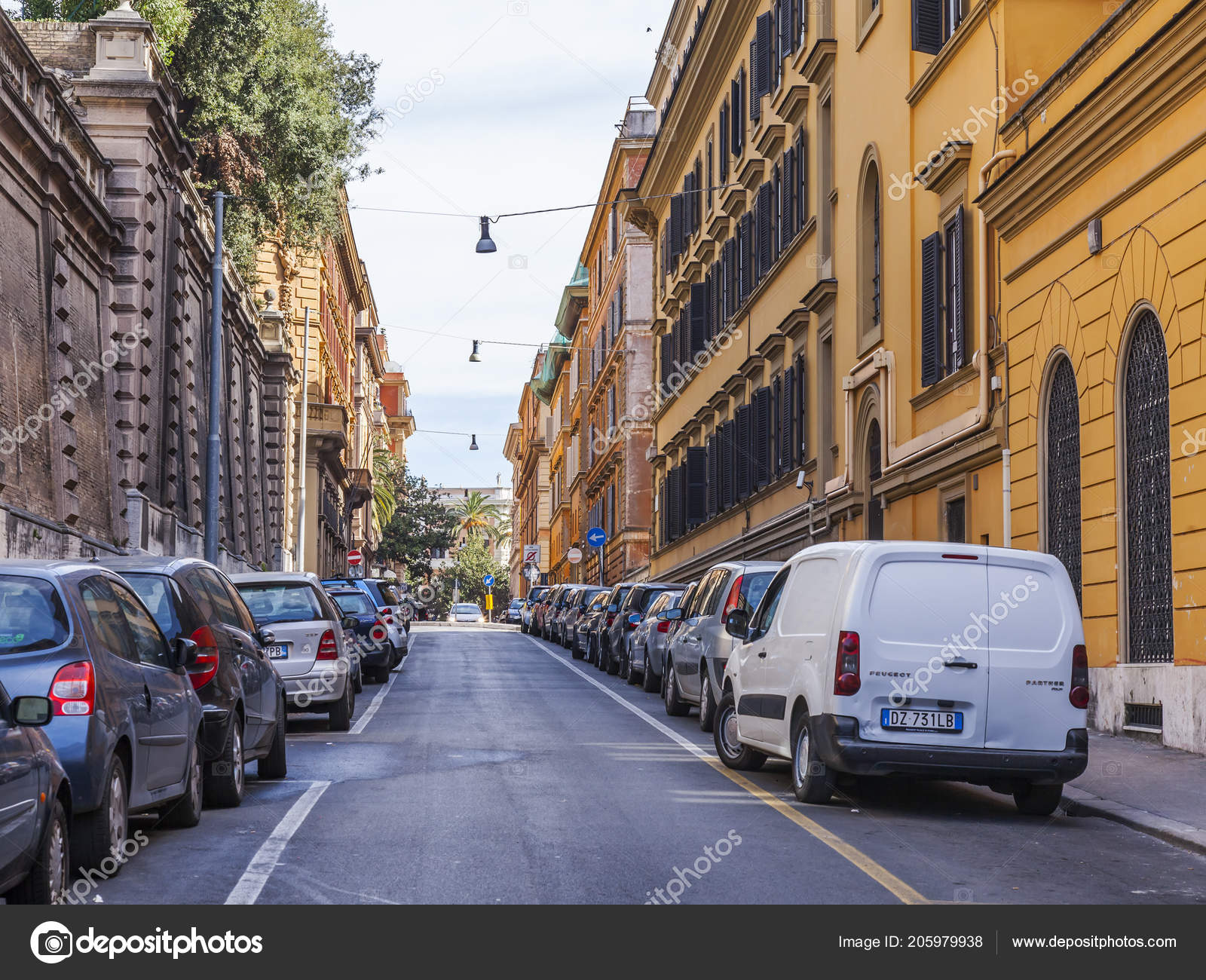 Rome Italy March 2017 Cars Parked Beautiful Street Historical Part