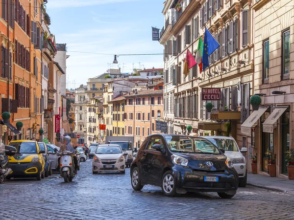 Roma Italia Marzo 2017 Coches Van Hermosa Calle Una Parte — Foto de Stock