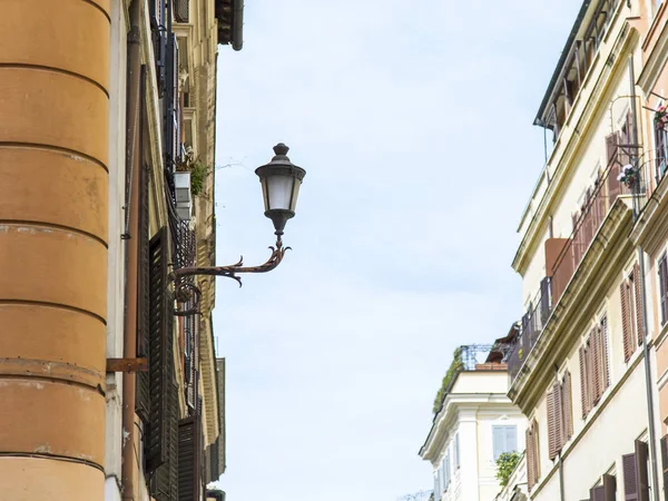 Rom Italien Mars 2017 Vacker Gammal Lampa Mot Bakgrund Centrum — Stockfoto