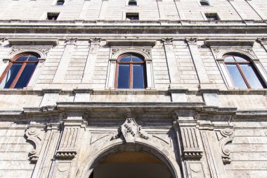 11 Mart 2017 tarihinde, Roma, İtalya. Eski bir tarihi kentin bina cephe.