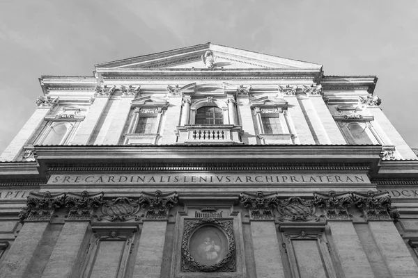 Rome Itália Março 2017 Uma Fachada Edifício Velho Uma Parte — Fotografia de Stock