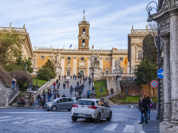 Roma Italia Marzo 2017 Vista Urbana Gente Una Escalera — Foto de Stock