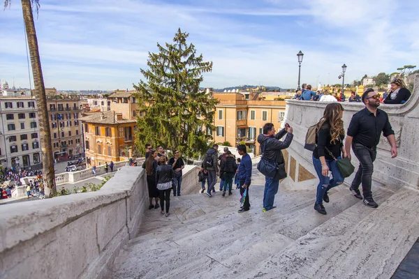 Roma Italia Marzo 2017 Turistas Escalera Española — Foto de Stock