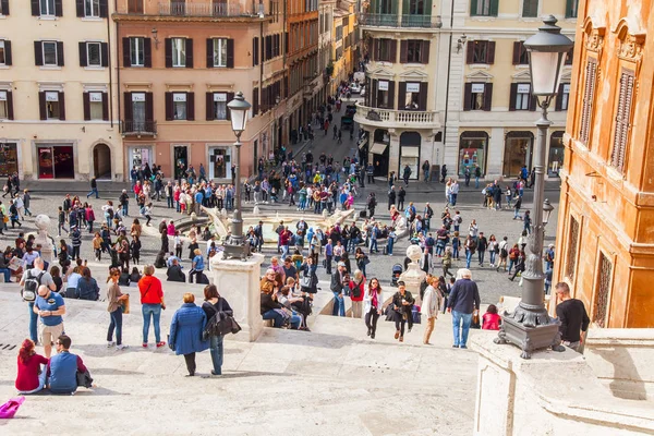 Řím Itálie Března 2017 Turisté Piazza Spagna — Stock fotografie