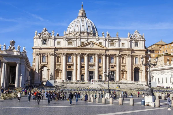 Roma, İtalya, 9 Şubat 2017. Ve Vatikan Aziz Peter Katedrali alanı için görüntüleyin