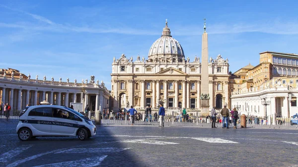 Rome Italy March 2017 Numerous People Della Conciliazione Street Peter — Stock Photo, Image