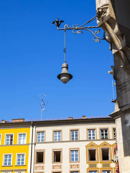 Monachium Niemcy Sierpnia 2018 Piękna Lampa Zdobi Fasada Budynku Starym — Zdjęcie stockowe