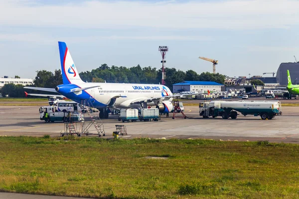 Moscow Russia August 2018 Plane Undergoes Preflight Service International Airport — Stock Photo, Image