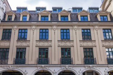 Münih, Almanya, üzerinde 16 Ağustos 2018. Geleneksel Bavyera mimarisinin binanın güzel parça