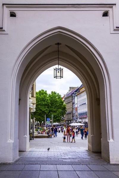 Munique Alemanha Agosto 2018 Karlstor Portão Condução Para Cidade Velha — Fotografia de Stock