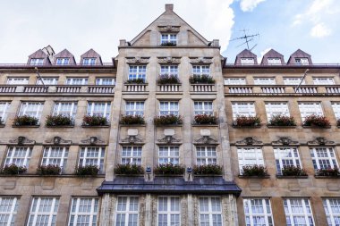 Münih, Almanya, üzerinde 16 Ağustos 2018. Geleneksel Bavyera mimarisinin binanın güzel parça