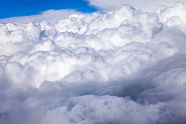 Vista Del Cielo Nuvole Pittoresche Una Finestra Dell Aereo Che — Foto Stock