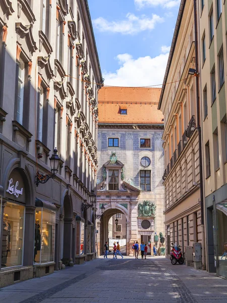 München Duitsland Augustus 2018 Mensen Gaan Het Voetgangersgebied Van Oude — Stockfoto