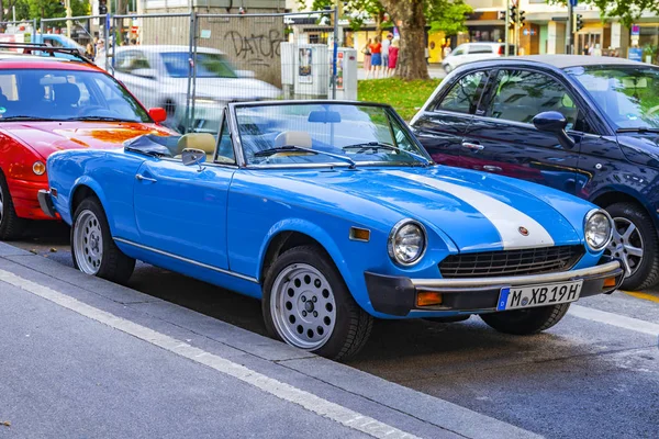 München Tyskland Augusti 2018 Vintage Bilen Går Staden Gatan — Stockfoto