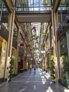 Münih, Almanya, üzerinde 16 Ağustos 2018. Alstadt eski şehir ticaret pasajda 