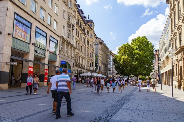 Monaco Baviera Germania Agosto 2018 Gente Cammina Nella Zona Pedonale — Foto Stock